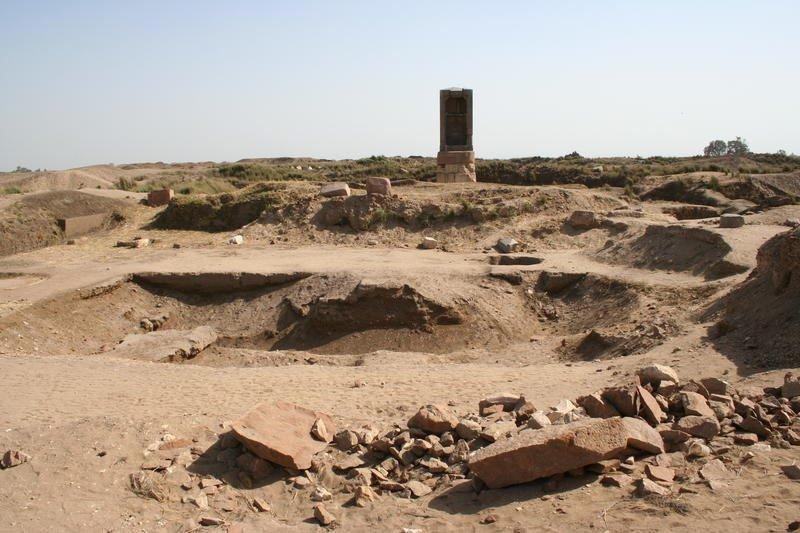 Мегалитический постамент Мендеса 18 76119648