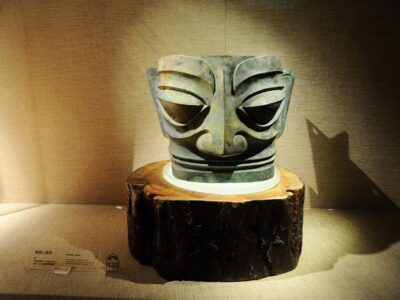 Обнаруженные в Китае древние артефакты могли оставить инопланетяне 3000 лет назад 48 esrpic 60e040878ebe71