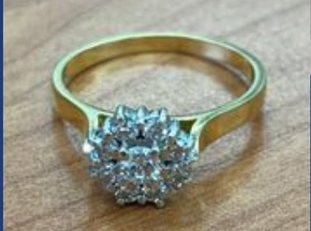 Полиции прислали кольцо с запиской, что оно приносит неудачу, и в полицейском участке начались «странные вещи» 18 54796574