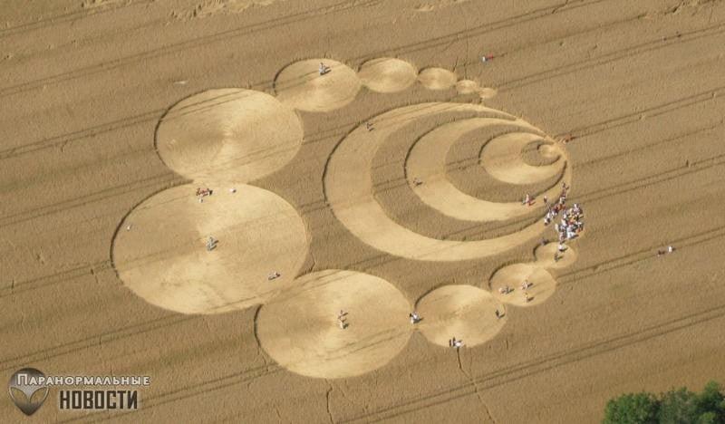 Необычные существа рядом с Кругами на полях 18 65085678