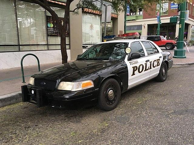 Урна, в которой содержался прах умершего мальчика, издавала странное жужжание 18 76904700