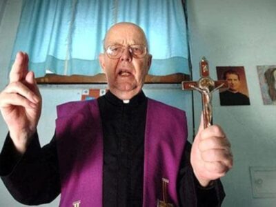 Экзорцист Ватикана видел, как одержимые левитируют, выплевывают гвозди и становятся сверхсильными 20 98765584