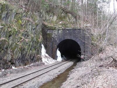 Ужасы туннеля Хусак: Множество погибших при строительстве и толпы призраков 35 49328617