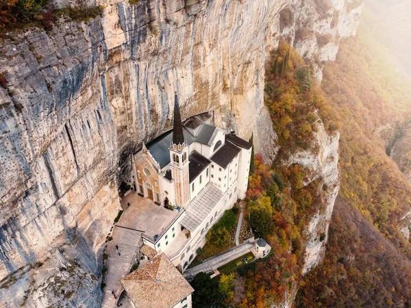 Мадонна делла Корона: Духовное сокровище Венето 18 03725446