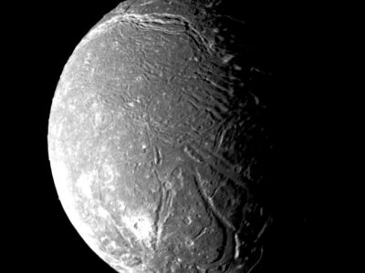 Загадочные следы на спутнике Урана указывают на скрытый океан 22 esrpic 67aae328a646f1